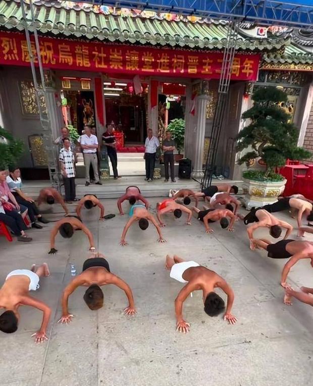天塌了3条龙舟翻2条原因出在闺女身上AG旗舰厅最新版端午还剩1天猎德村的(图12)